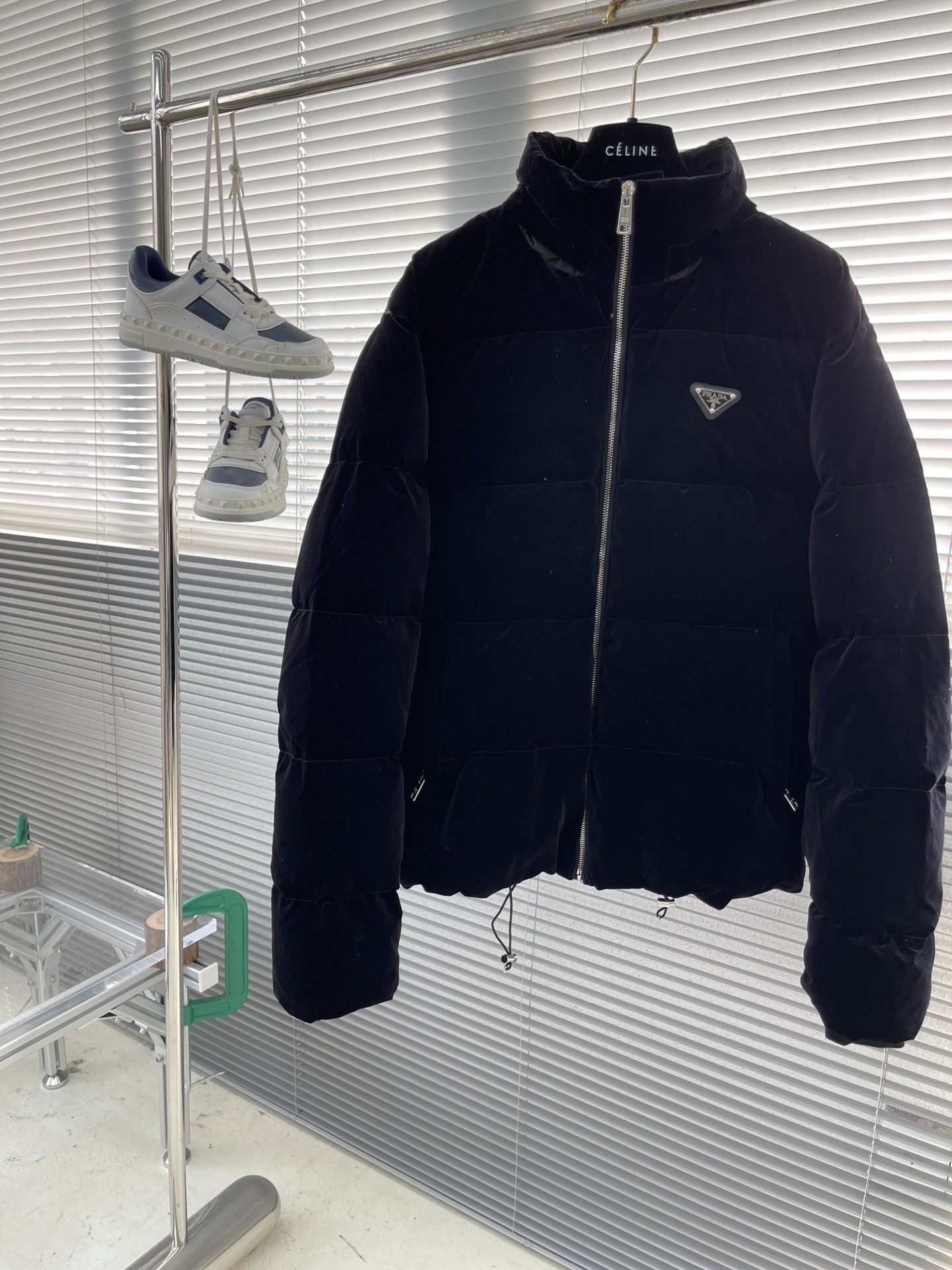 프라다 Prada 다운재킷.