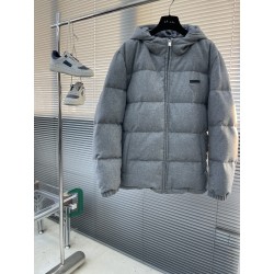 프라다 Prada 다운재킷。