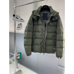 프라다 Prada 다운재킷。