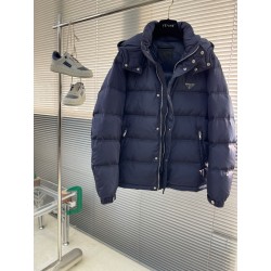 프라다 Prada 다운재킷。