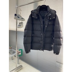 프라다 Prada 다운재킷.