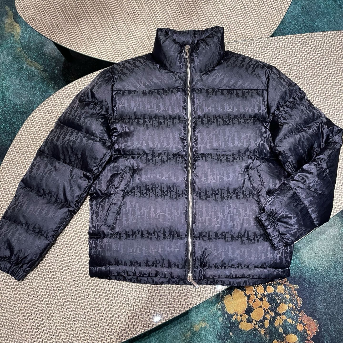 디올 Dior 다운재킷