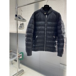 프라다 Prada 다운재킷。