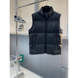 프라다 Prada 조끼 패딩。