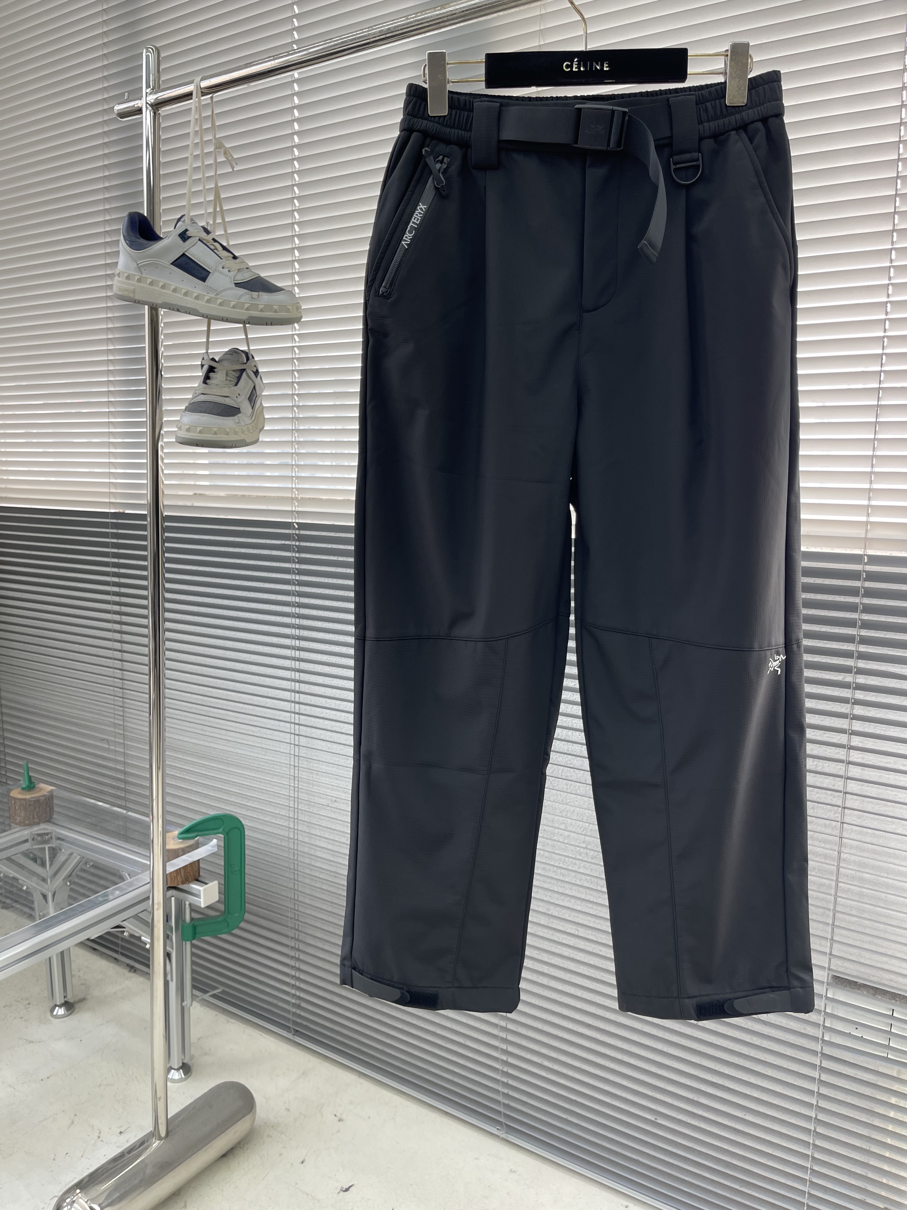 아크테릭스 ARC'TERYX 바지