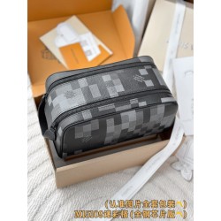 루이비통 Louis Vuitton M15109 Dopp Kit 클러치 28cm
