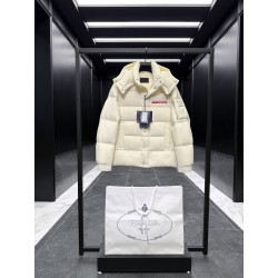 프라다 Prada 다운재킷 788。