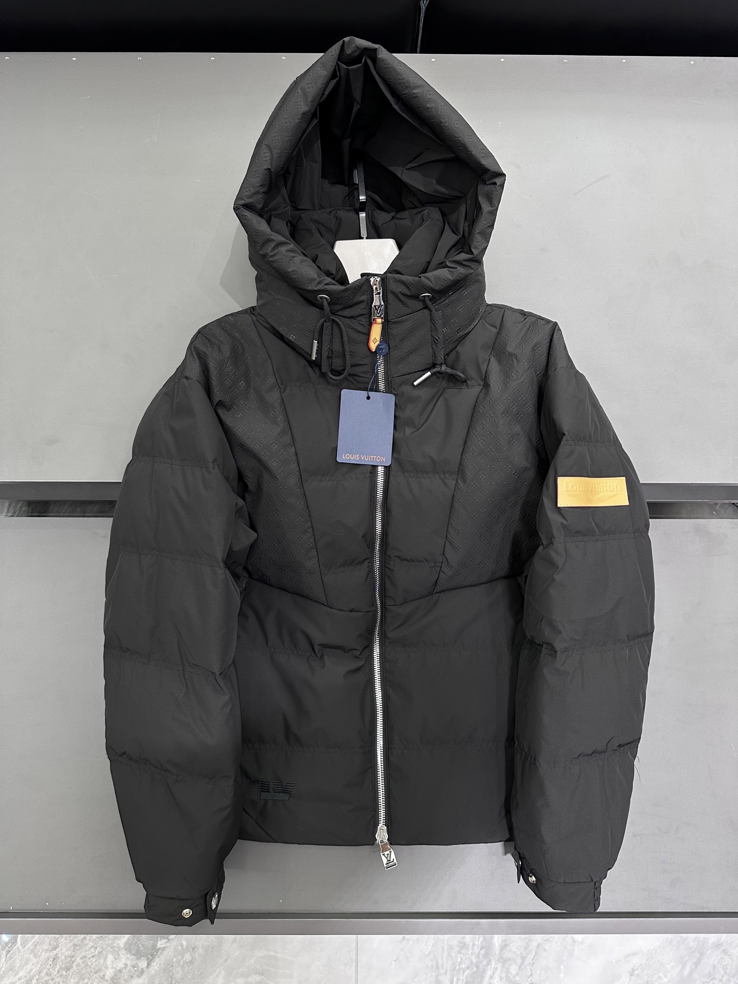 루이비통 Louis Vuitton 다운재킷