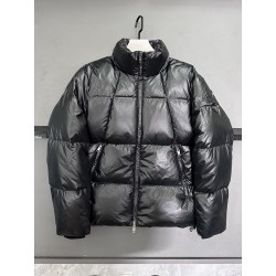 프라다 Prada 다운재킷。