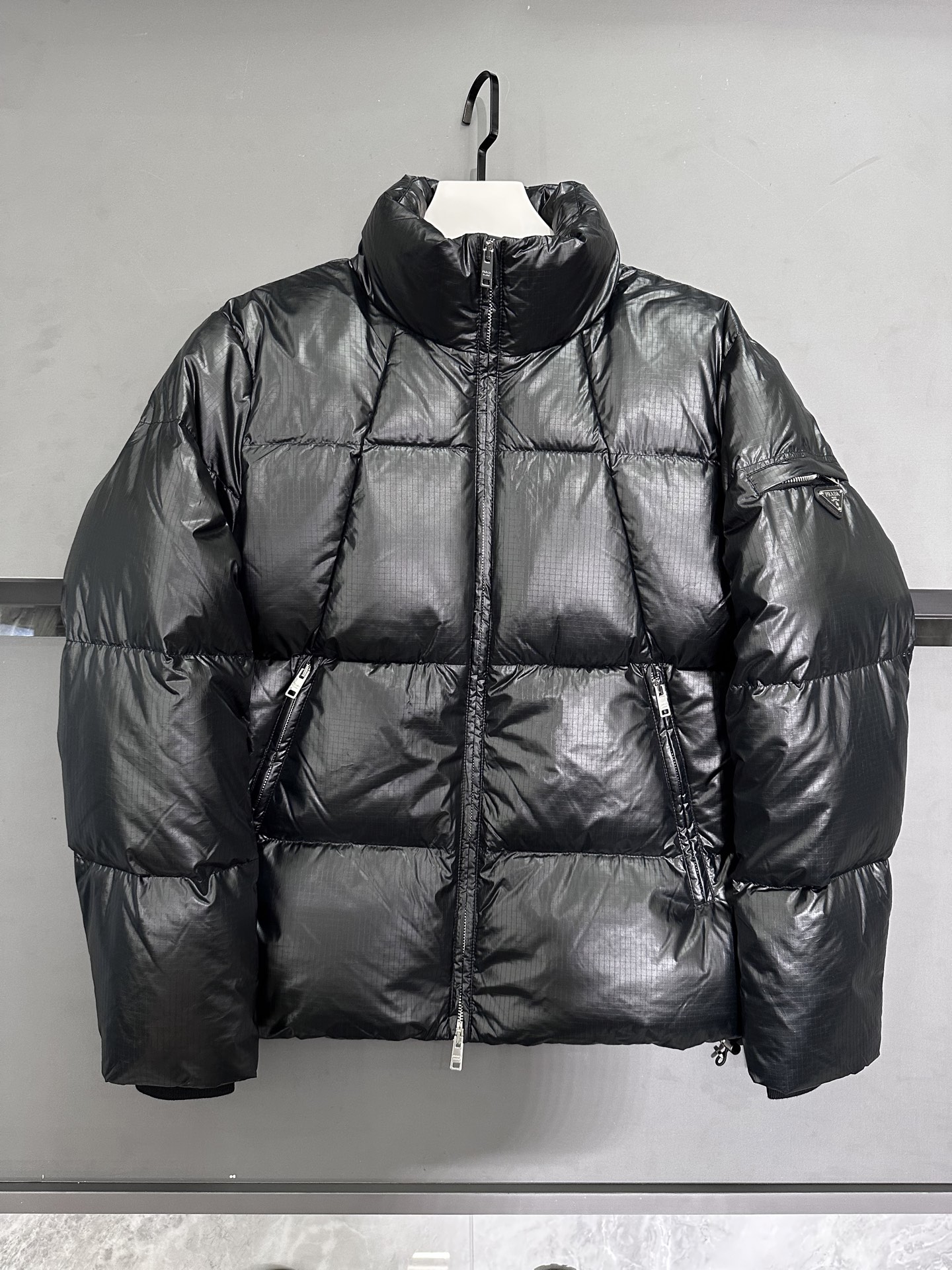 프라다 Prada 다운재킷