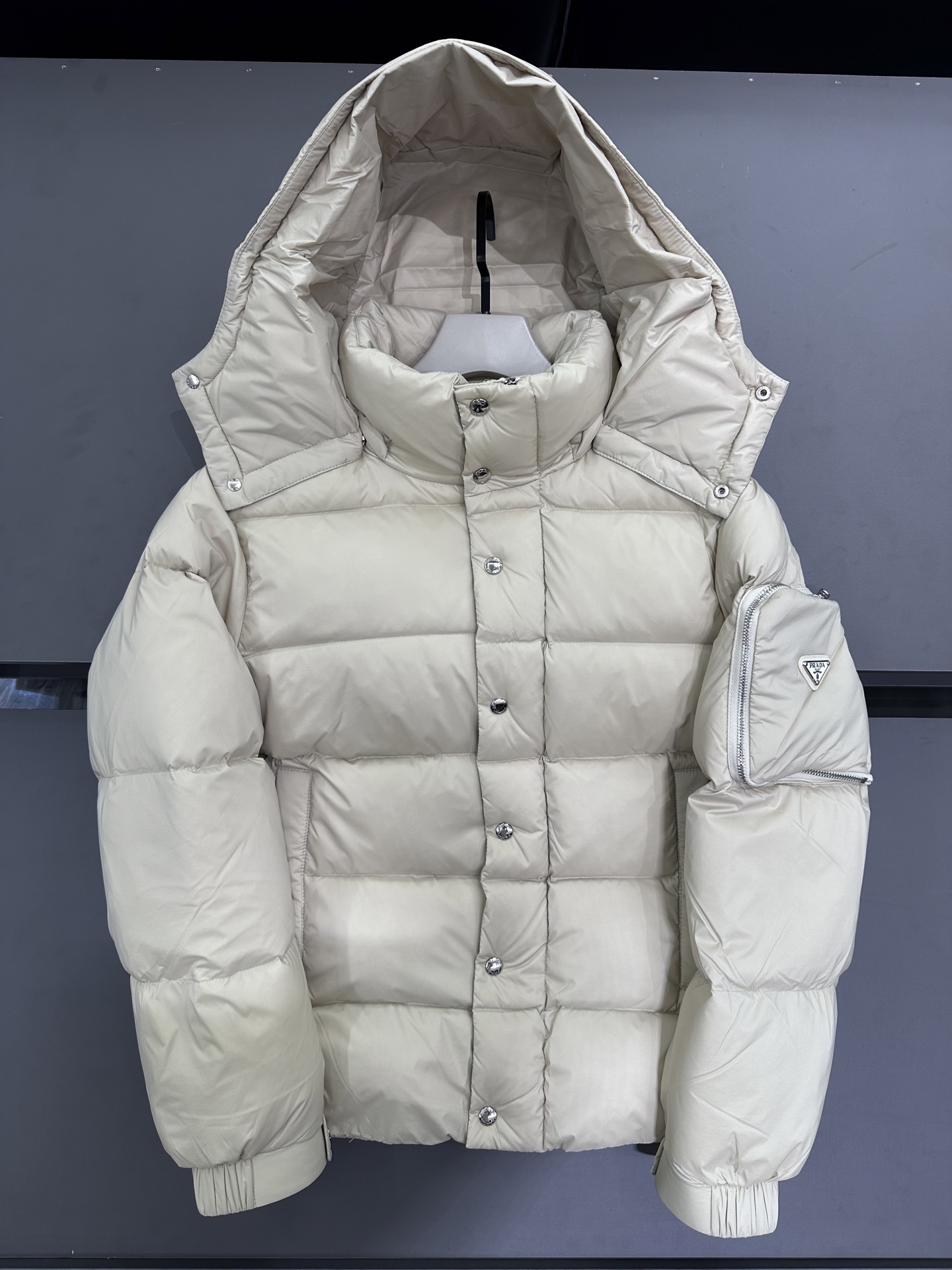 프라다 Prada 다운재킷