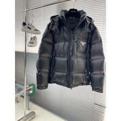 프라다 Prada 다운재킷。