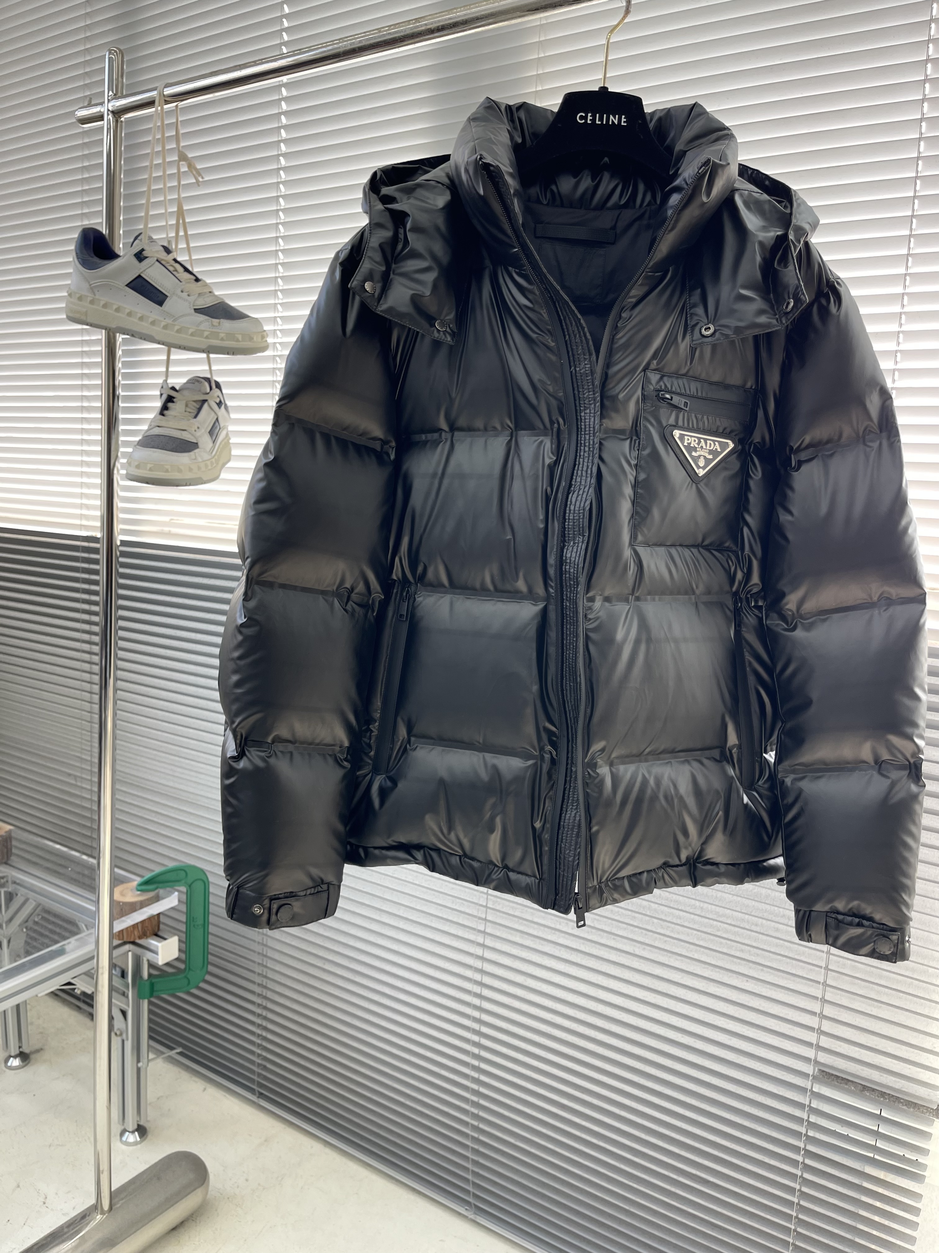 프라다 Prada 다운재킷。