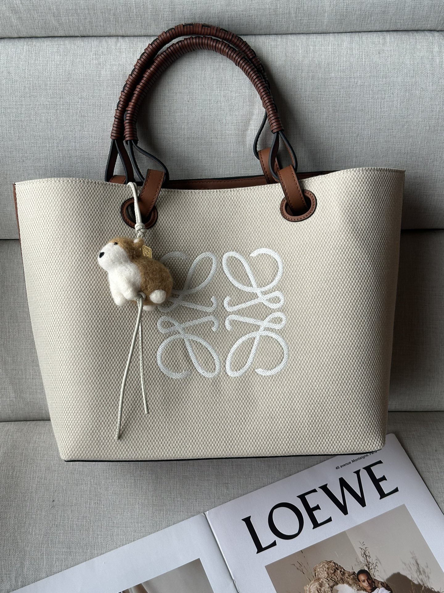 로에베 Loewe 3084 Anagram Tote Bag In Jacquard and Calfskin Ecru Tan 29cm