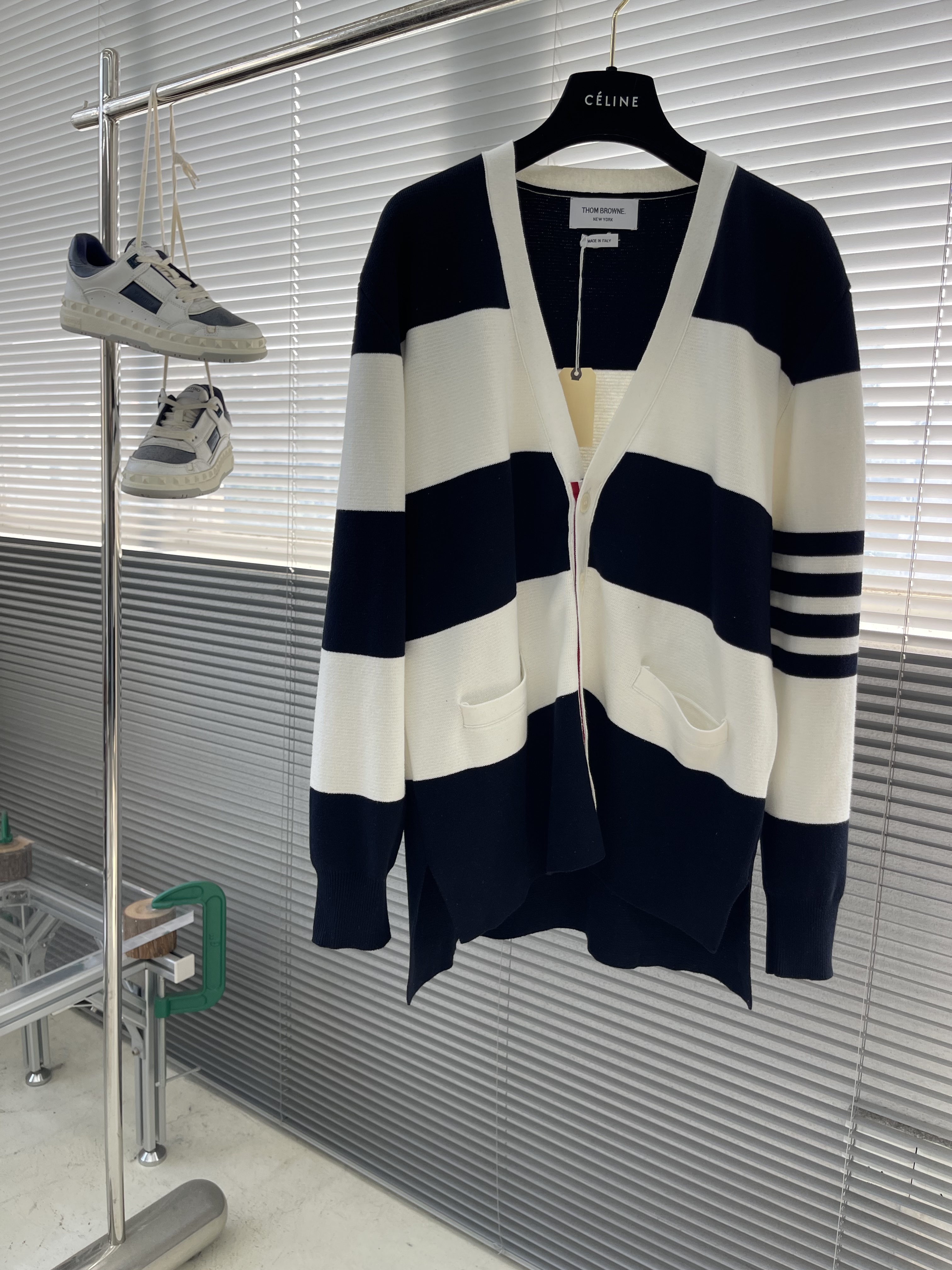 톰브라운 Thom Browne 가디건