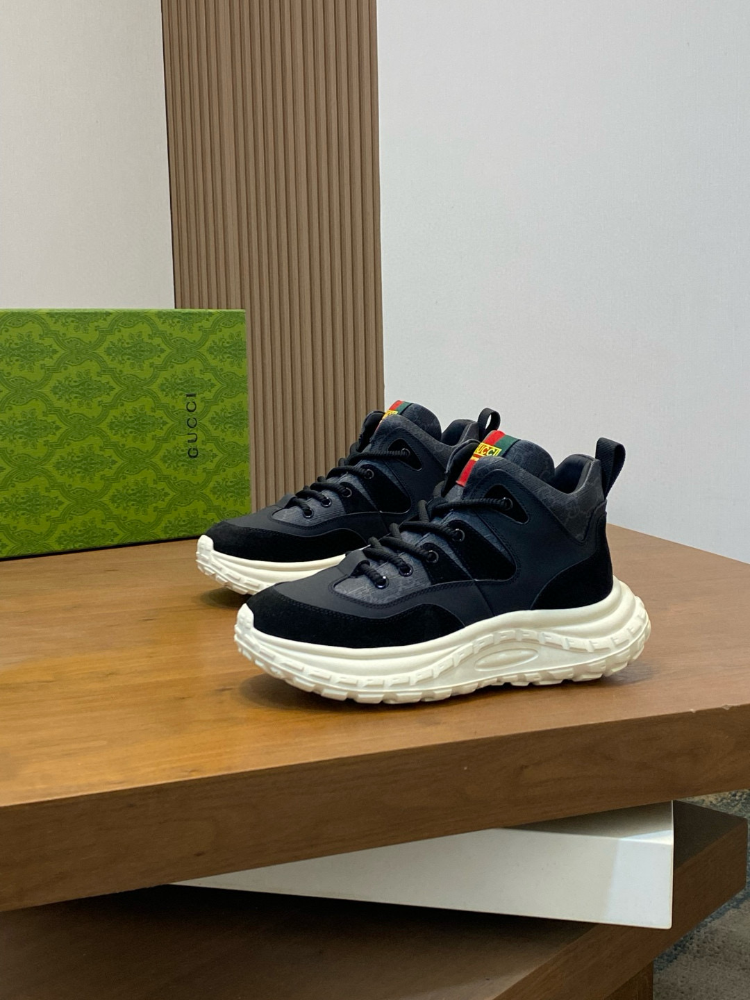 구찌 Gucci 스니커즈