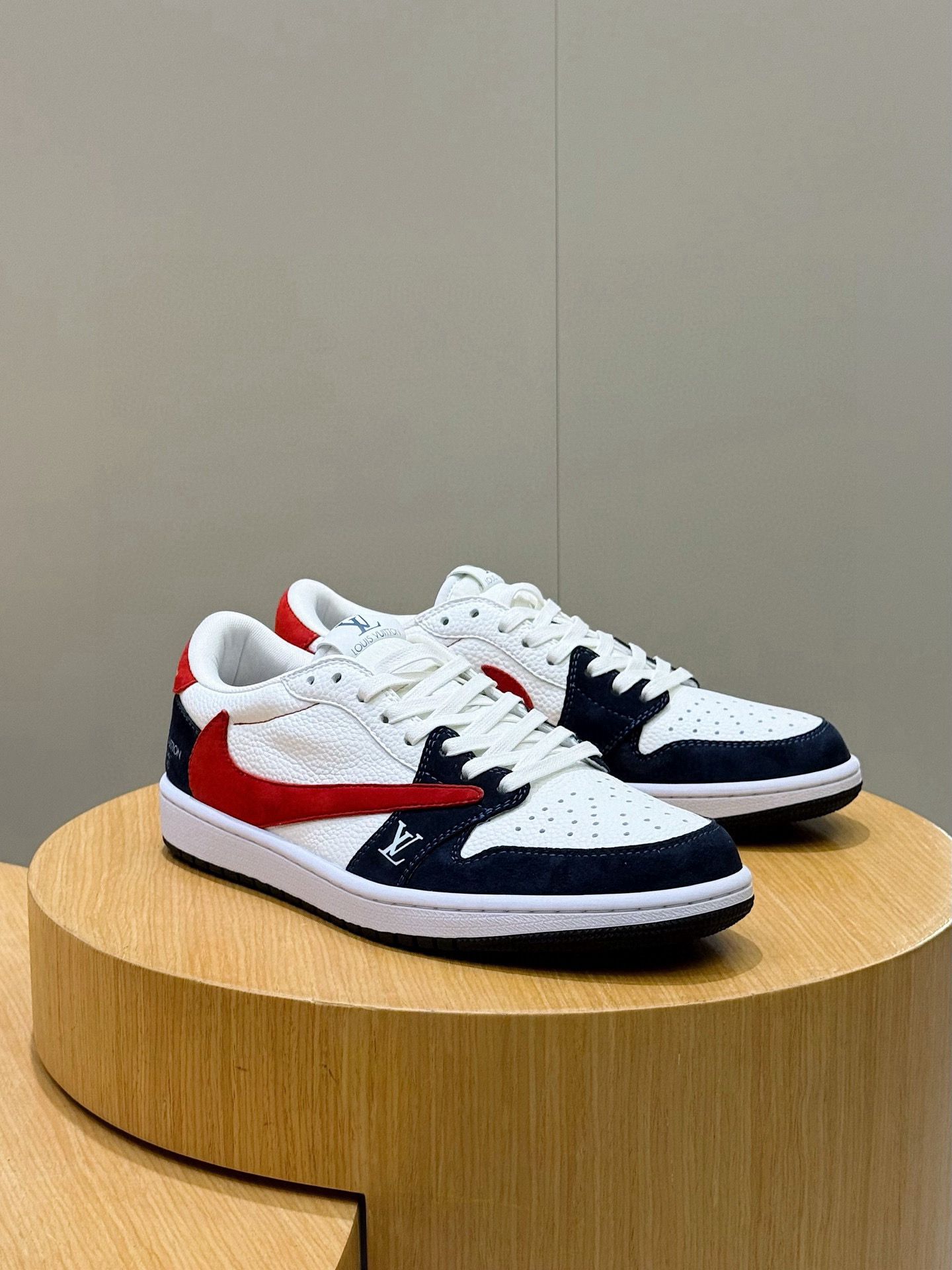 루이비통 Louis Vuitton X Nike Air Jorda 1 Low AJ1 스니커즈