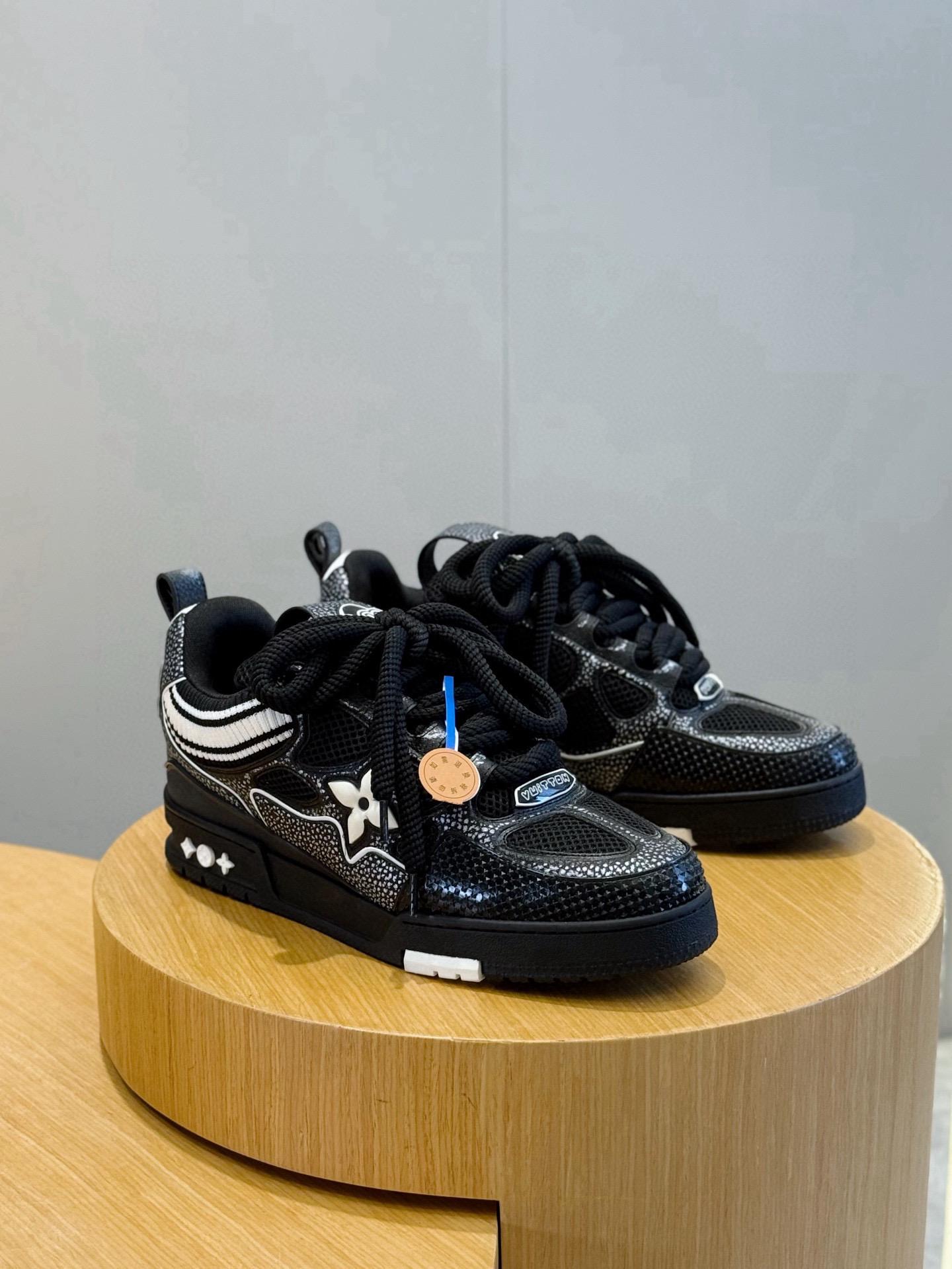 루이비통 Louis Vuitton Trainer 스니커즈