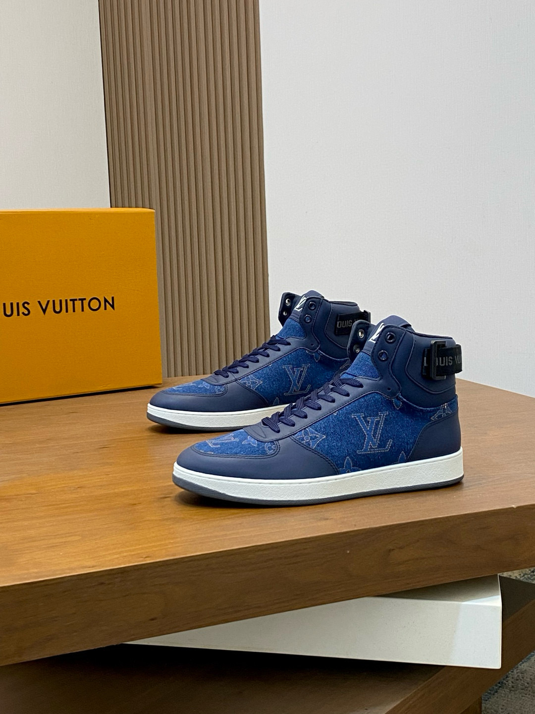 루이비통 Louis Vuitton 스니커즈