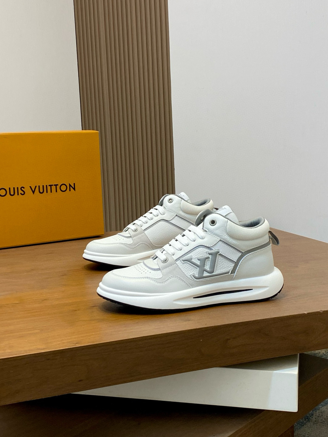 루이비통 Louis Vuitton 스니커즈