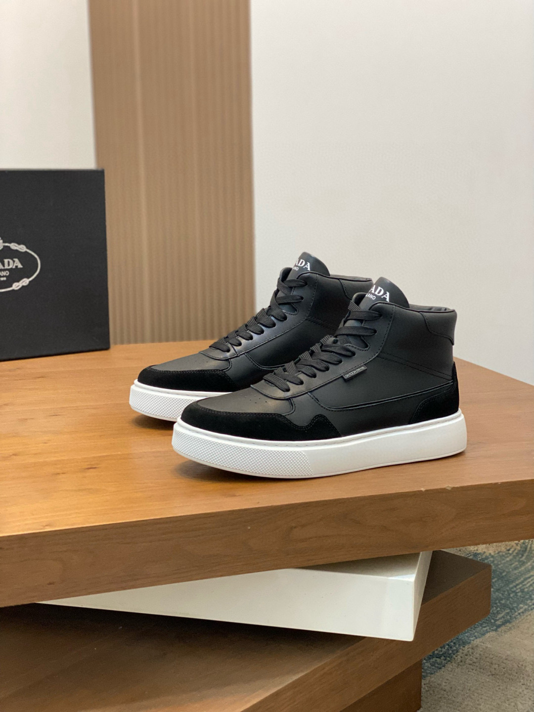 프라다 Prada 스니커즈