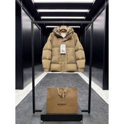 버버리 Burberry 다운재킷。