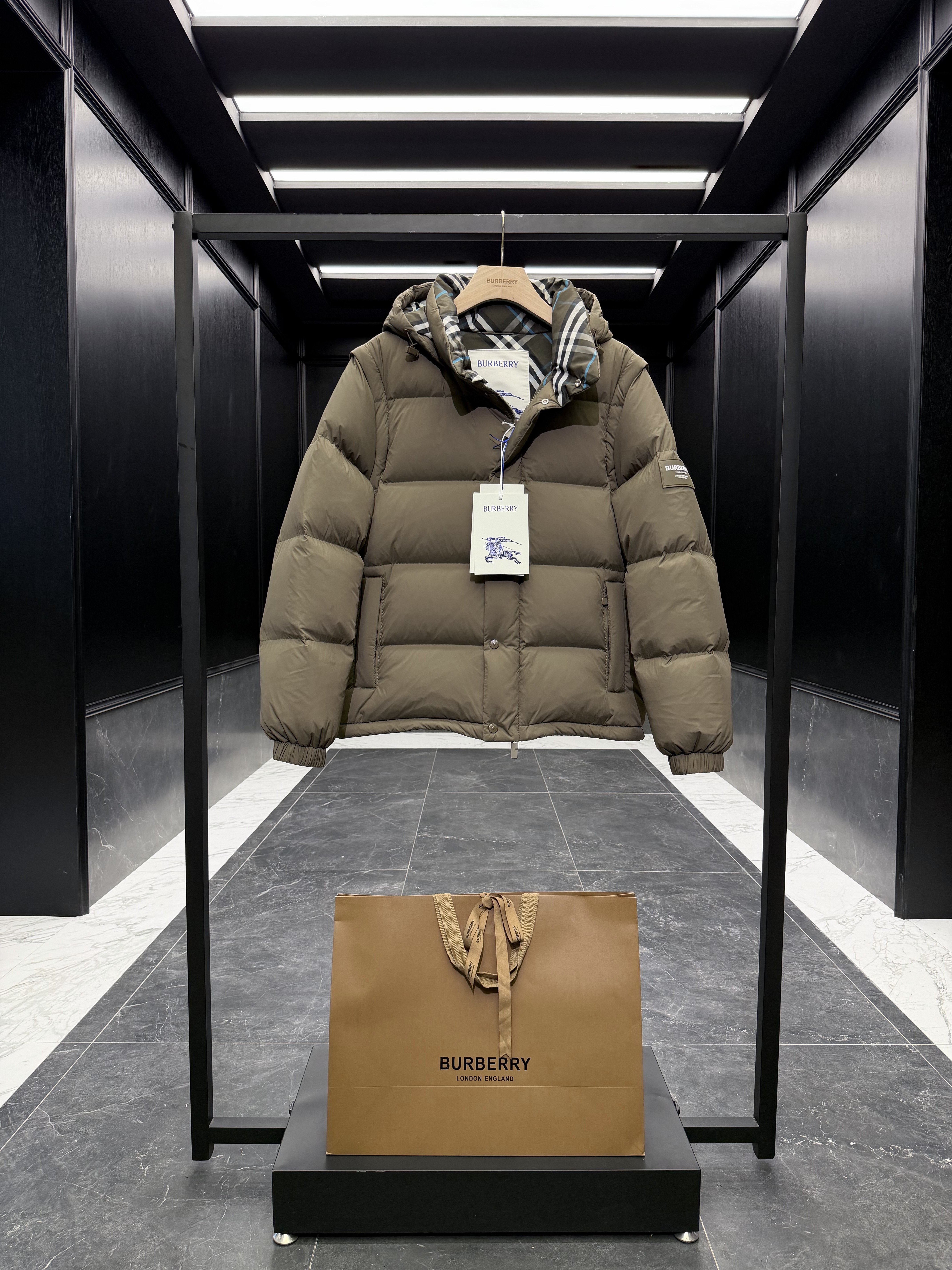 버버리 Burberry 다운재킷 288。