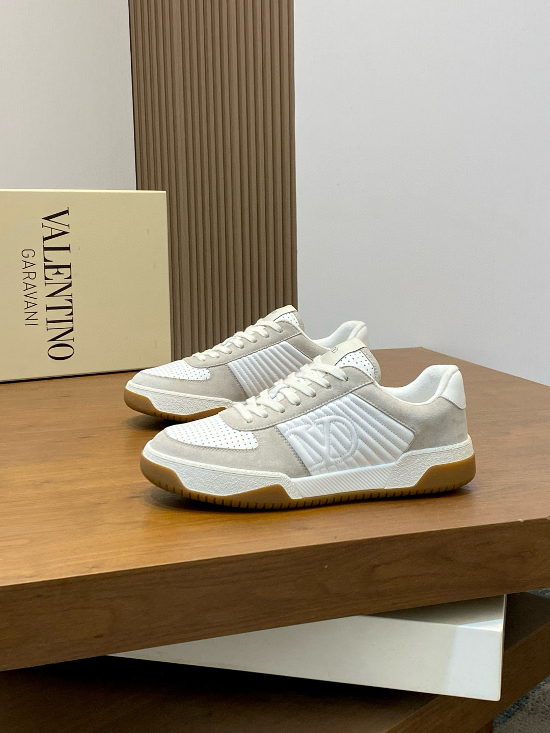 발렌티노 Valentino One Stud  스니커즈