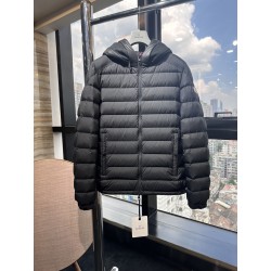 몽클레어 Moncler Chevrerie 다운재킷。