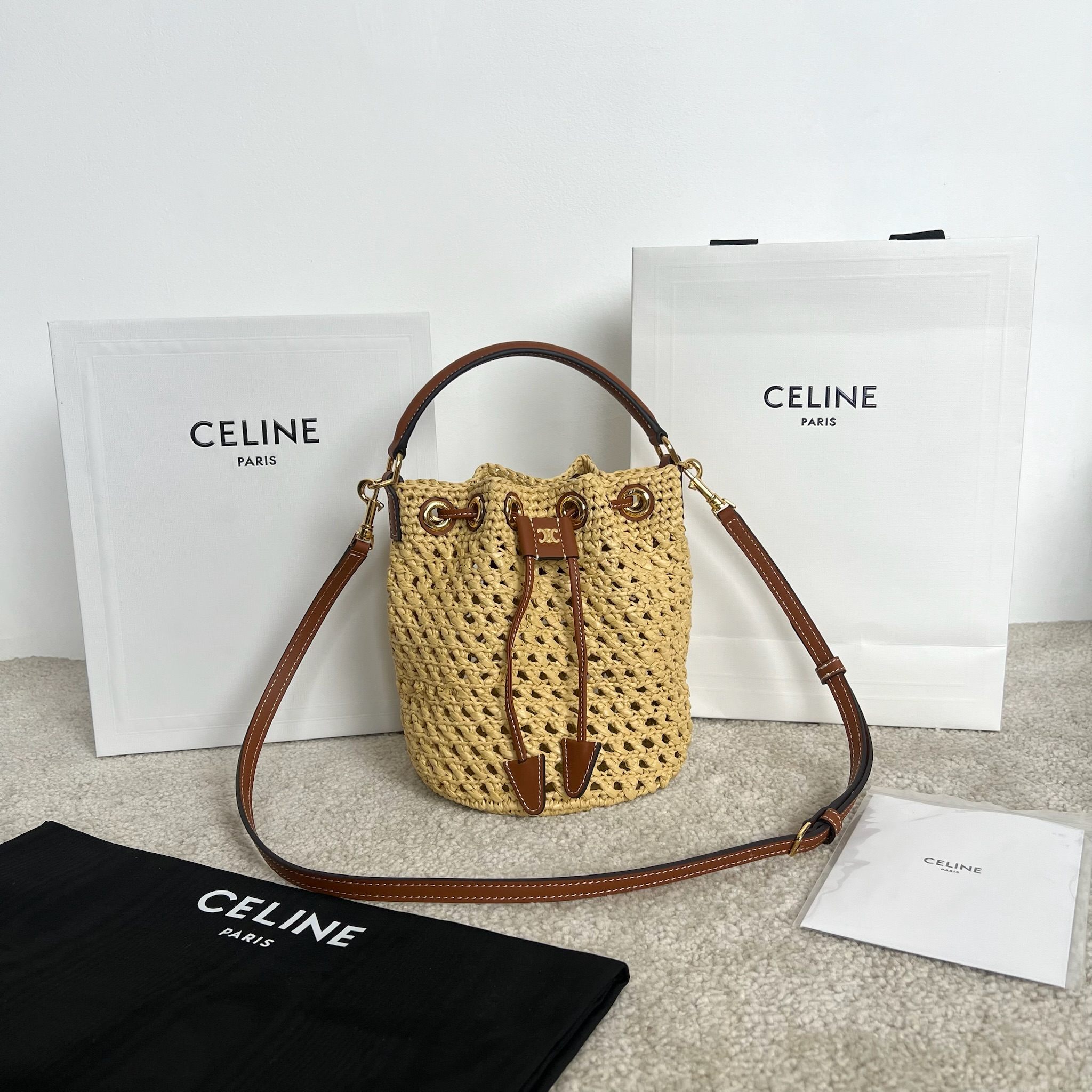 셀린느 Celine 122622 Teen Clara Bag in Raffia and Calfskin Natural Tan