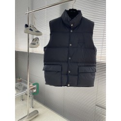 프라다 Prada 다운 베스트 조끼。