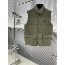 프라다 Prada 다운 베스트 조끼.