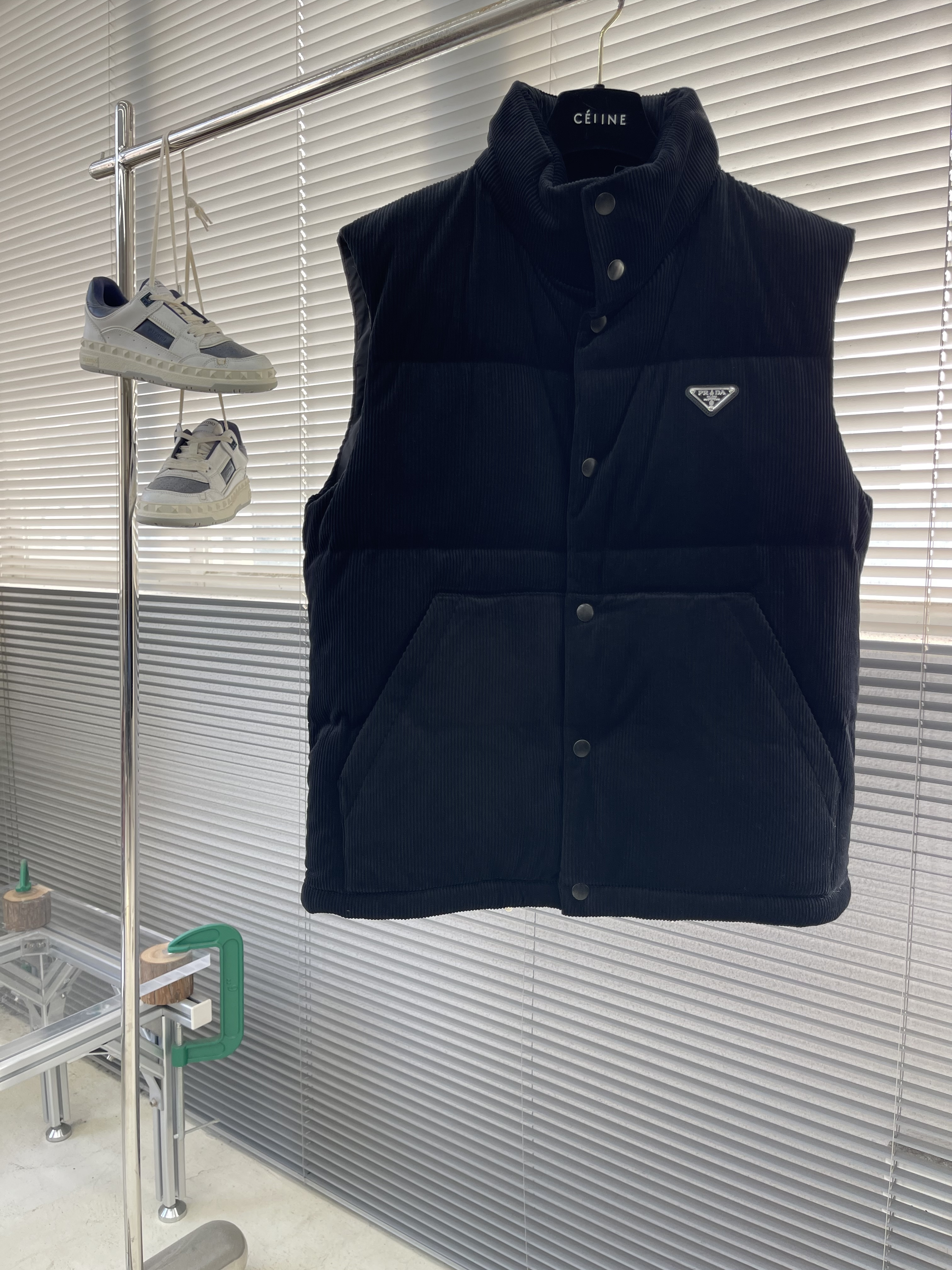 프라다 Prada 다운 베스트 조끼。