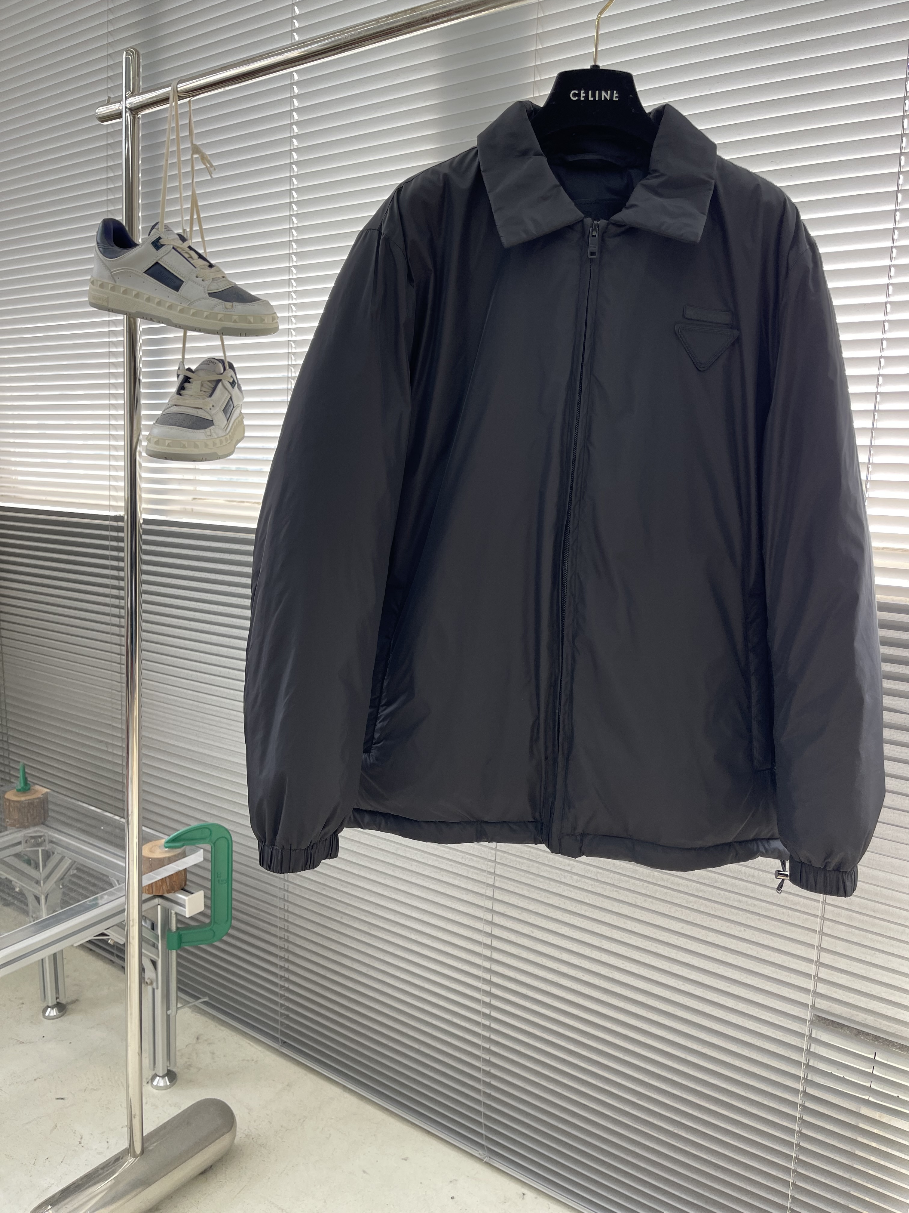 프라다 Prada 다운재킷。