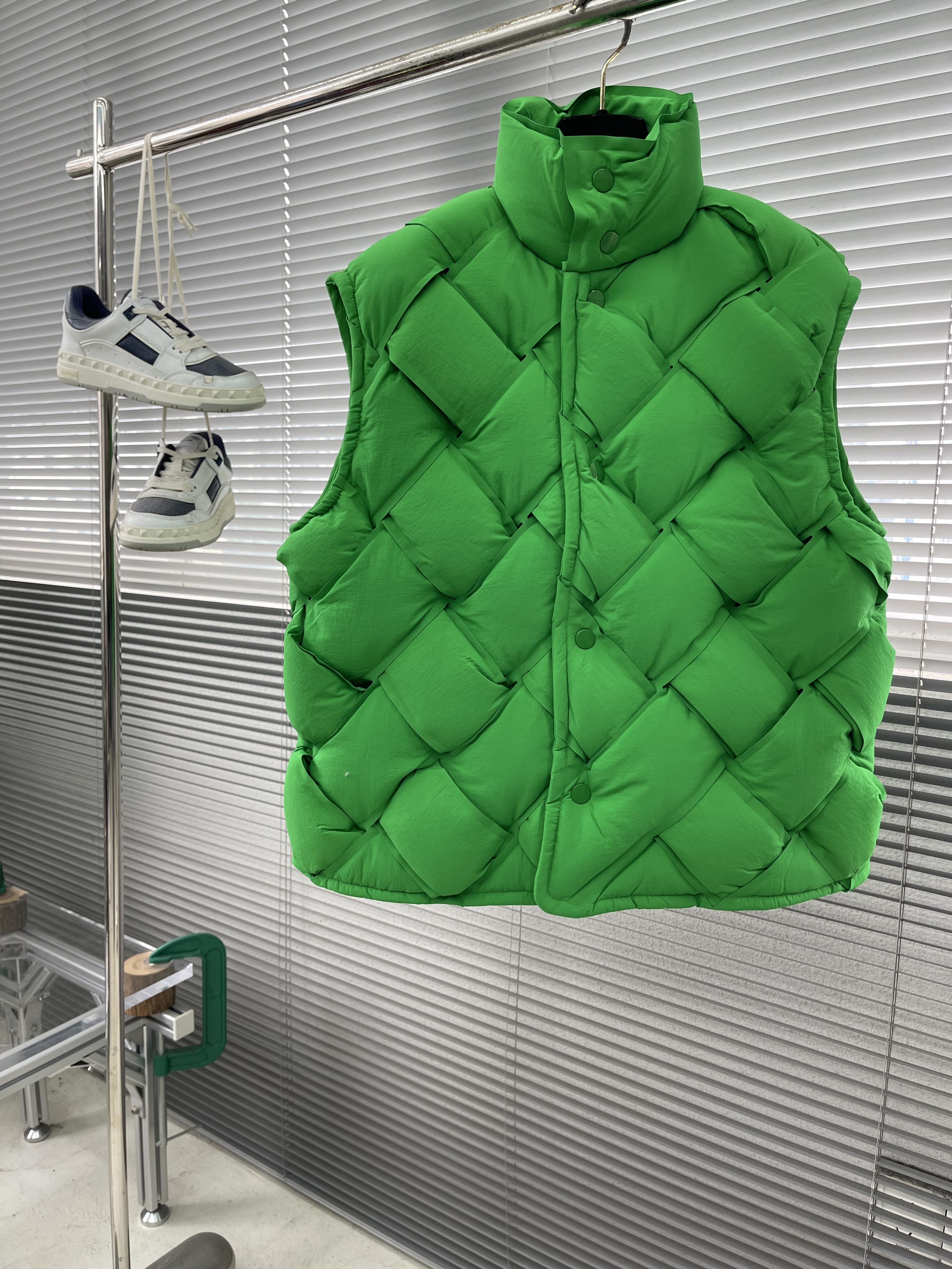 보테가베네타 Bottega Veneta 다운 베스트 조끼