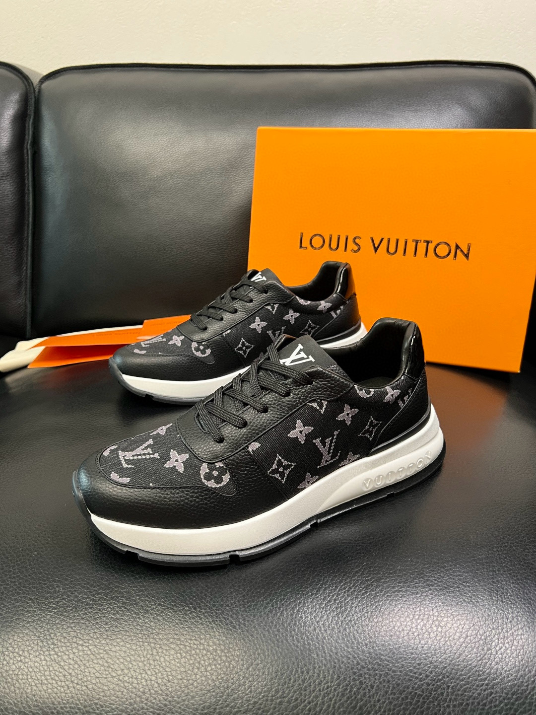 루이비통 Louis Vuitton 스니커즈