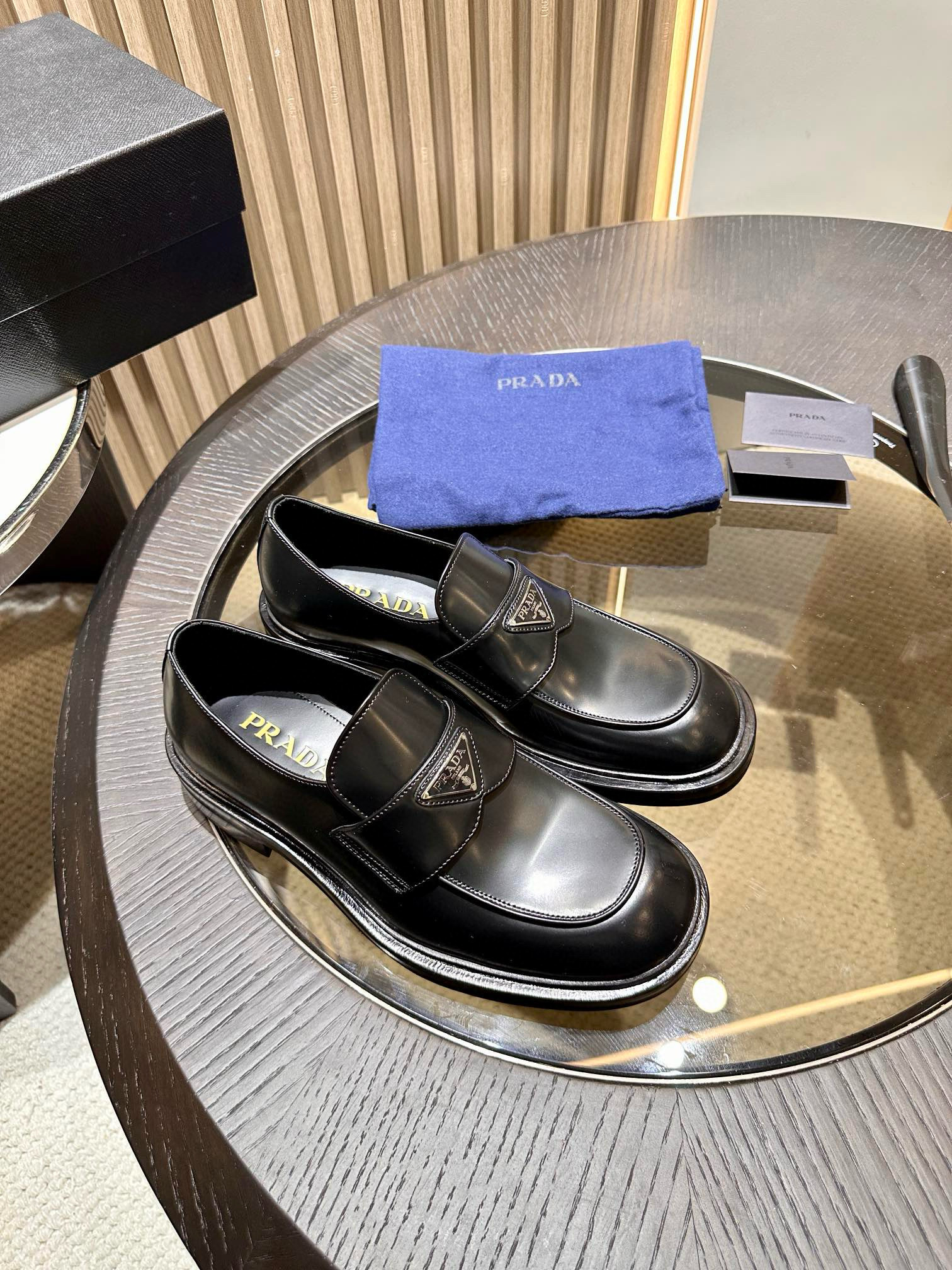 프라다 Prada 로퍼