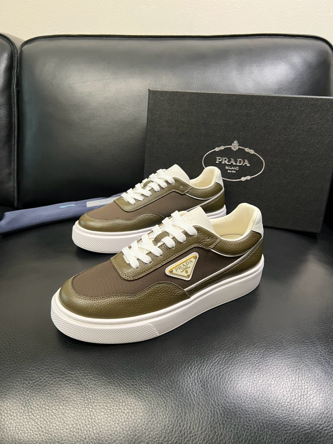 프라다 Prada 스니커즈