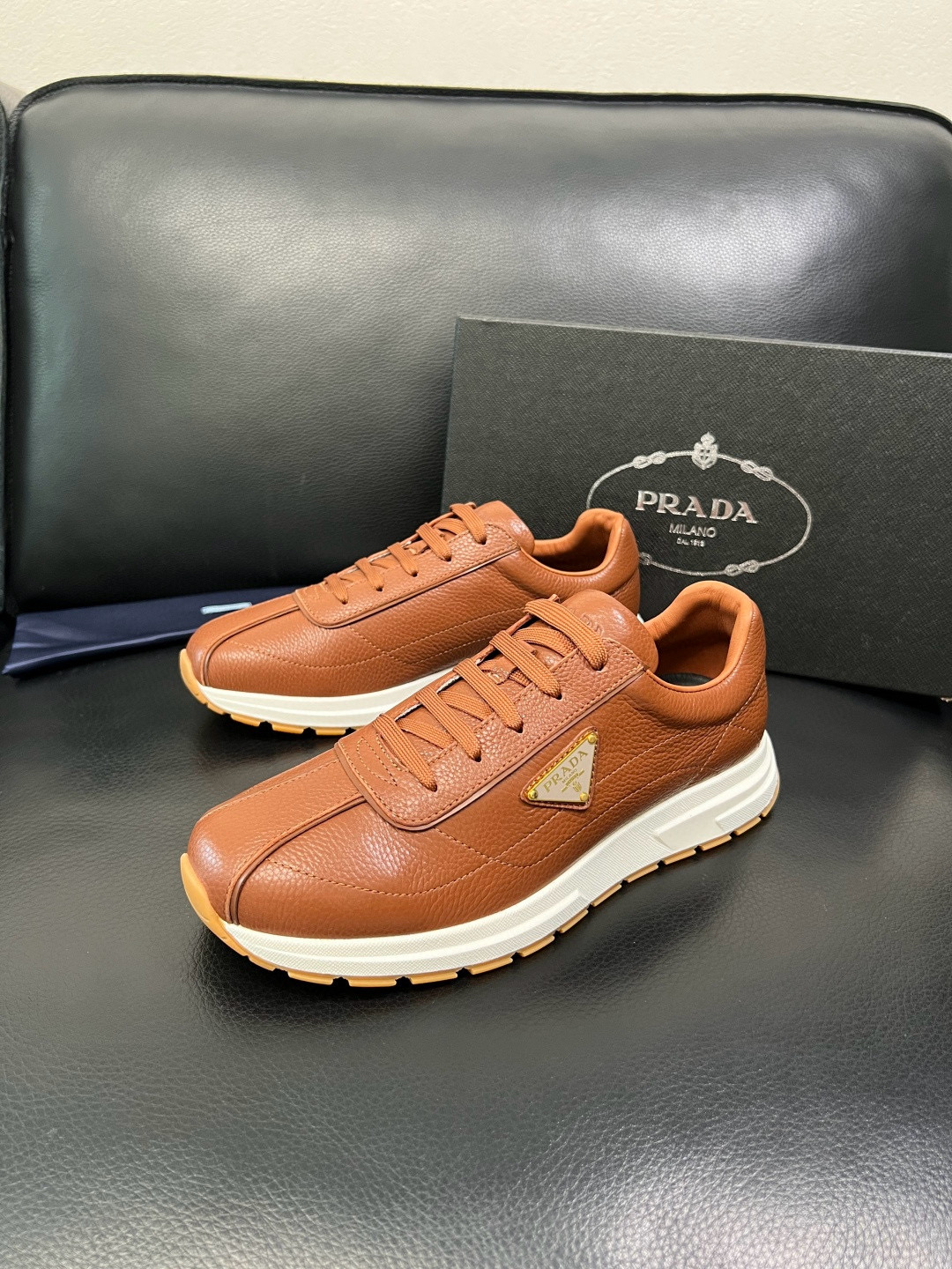 프라다 Prada 스니커즈