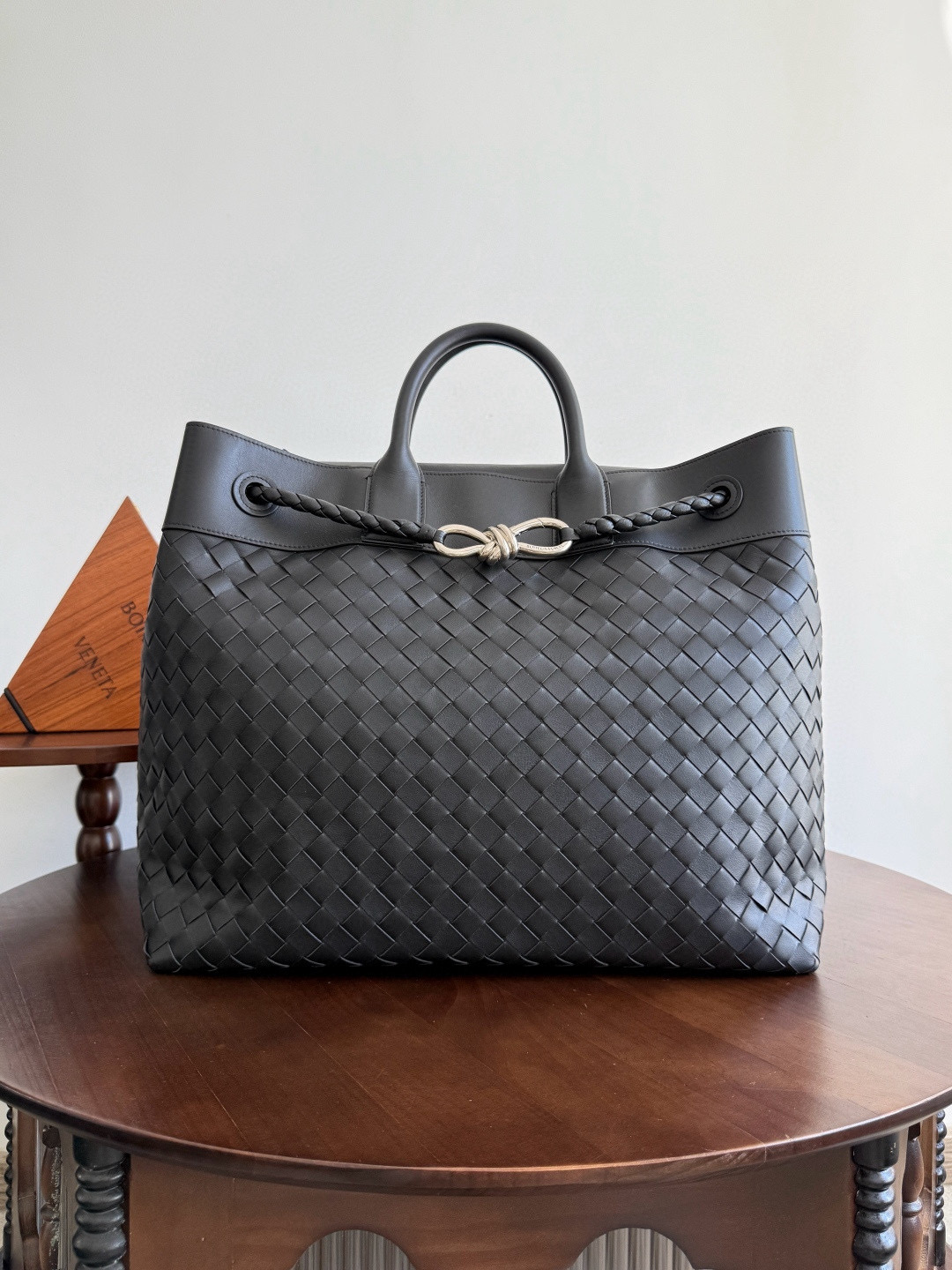 보테가베네타 Bottega Veneta 827066 Andiamo Voyager 43CM