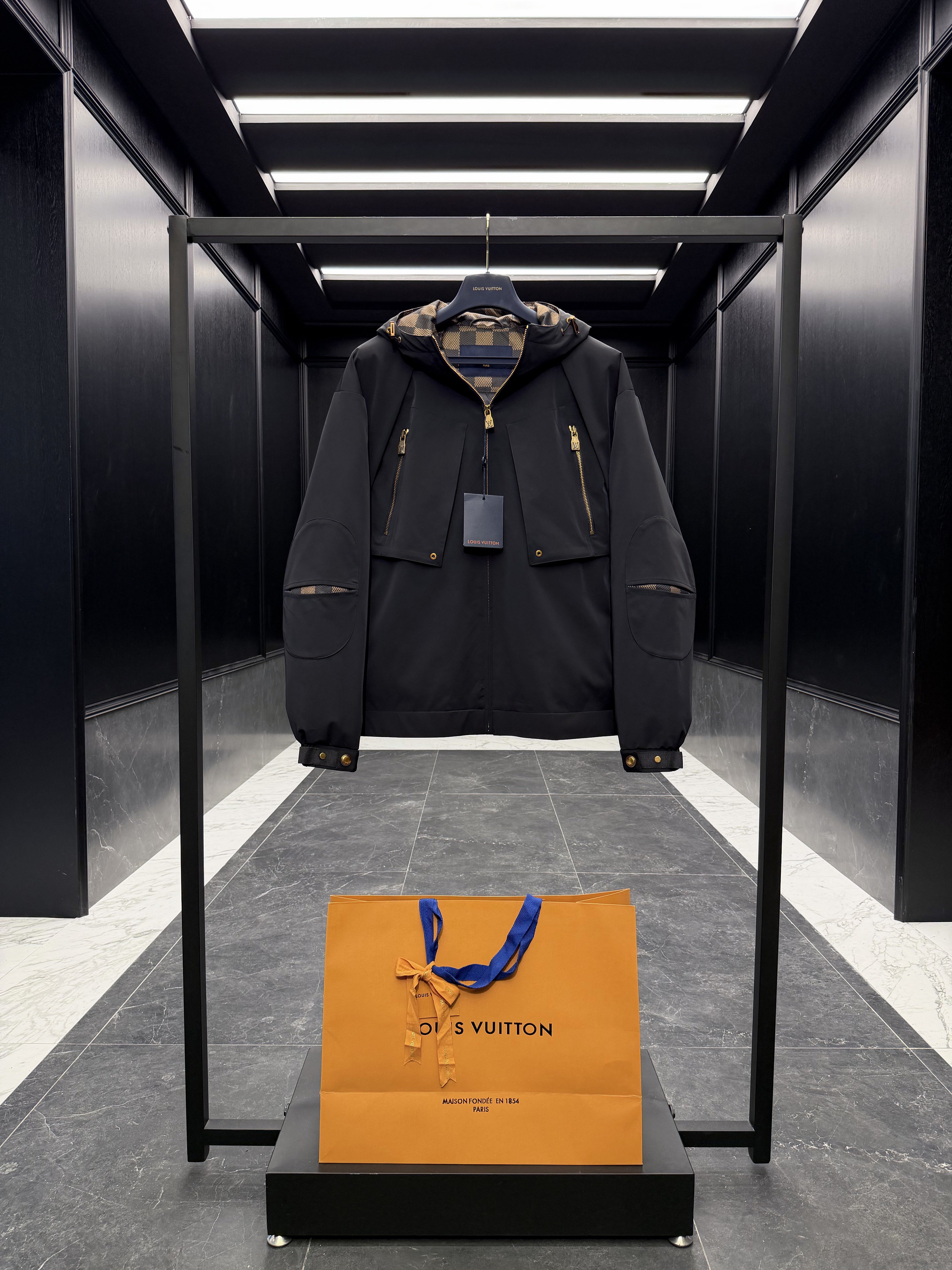 루이비통 Louis Vuitton 다운재킷 3022