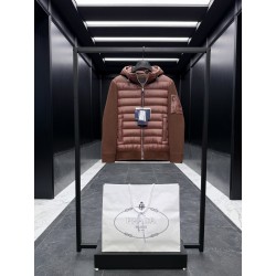 프라다 Prada 니트 패딩 290.