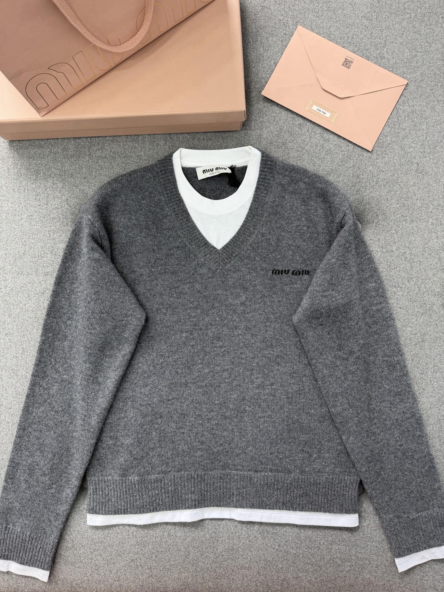 미우 미우 Miu Miu 스웨터