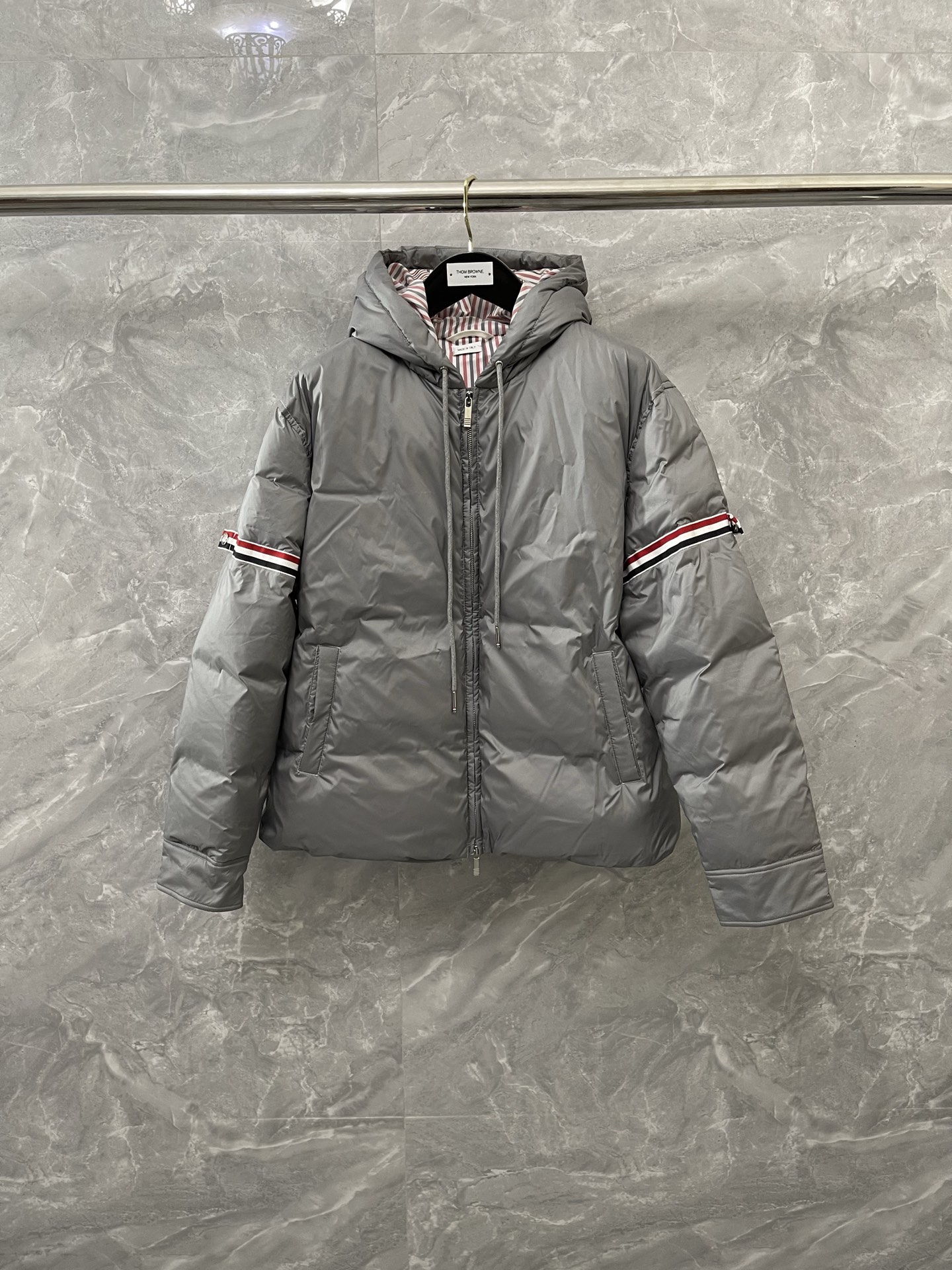 톰브라운 Thom Browne 다운재킷