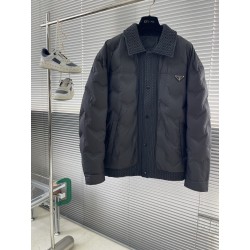 프라다 Prada 다운재킷.