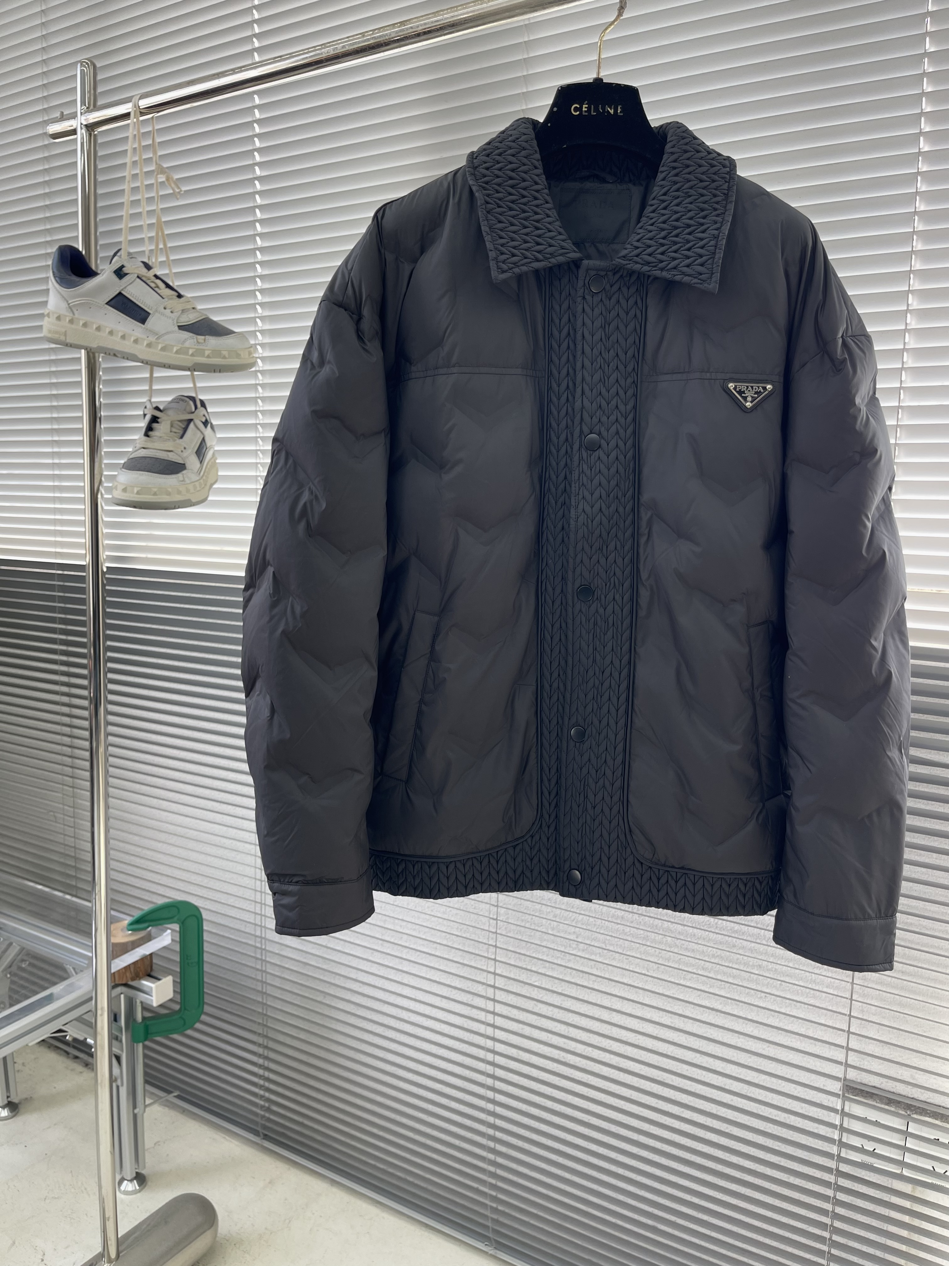 프라다 Prada 다운재킷.