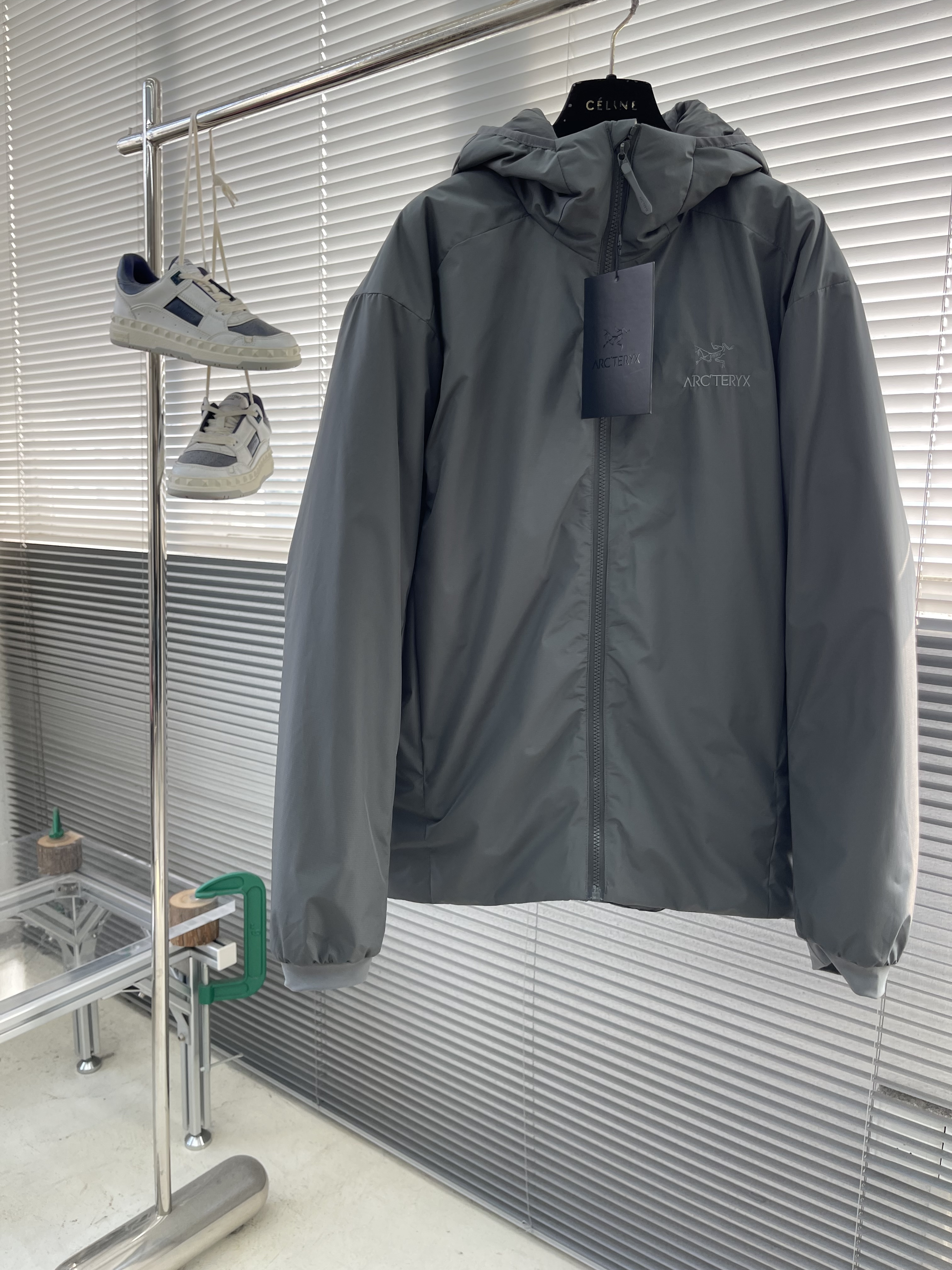 아크테릭스 ARC'TERYX   AR Hoody  패딩