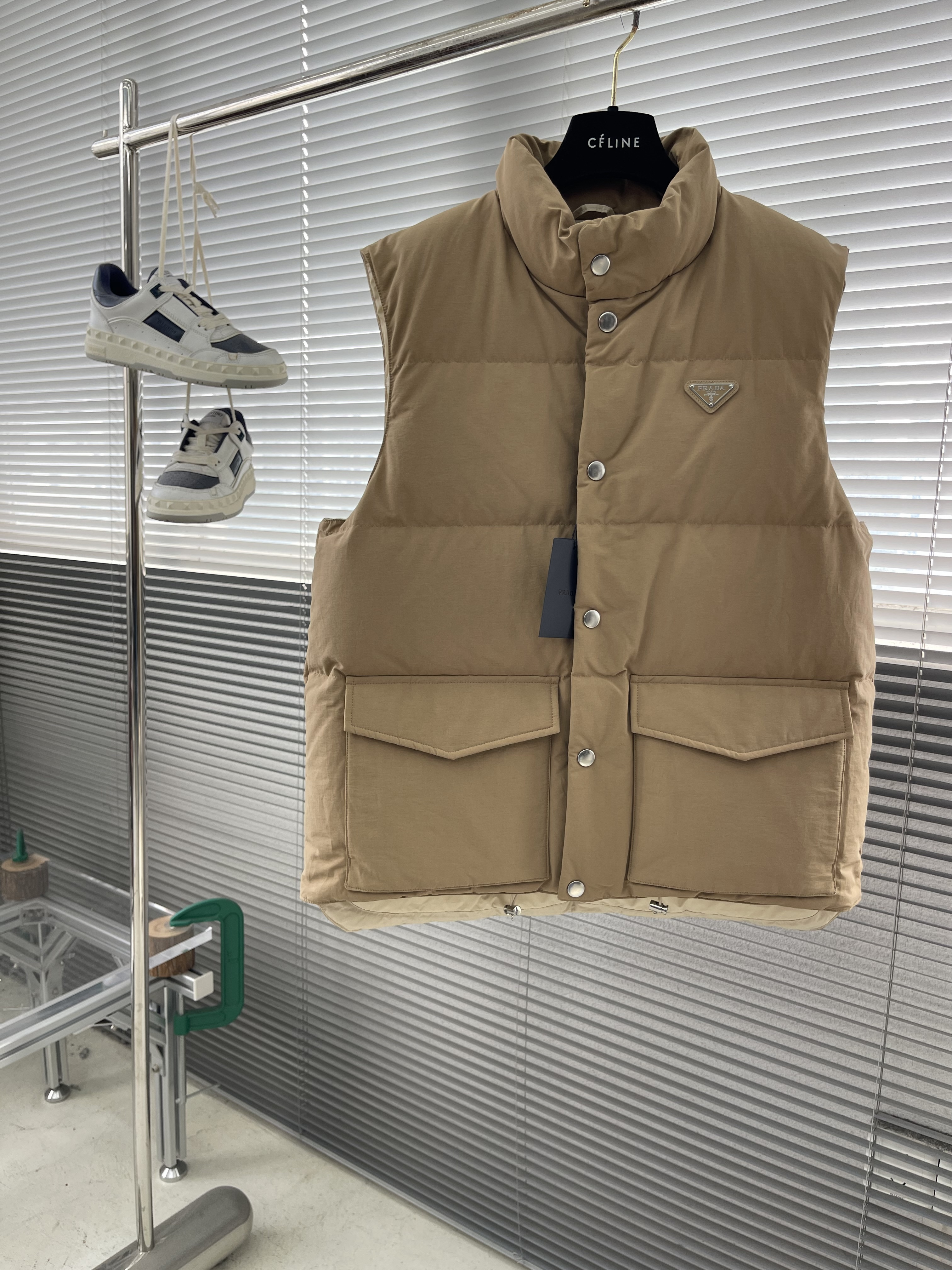 프라다 Prada 다운 베스트 조끼。