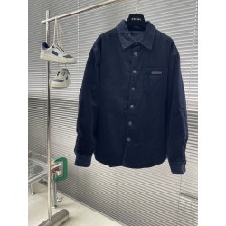 프라다 Prada 패딩。