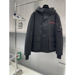 프라다 Prada 다운재킷.